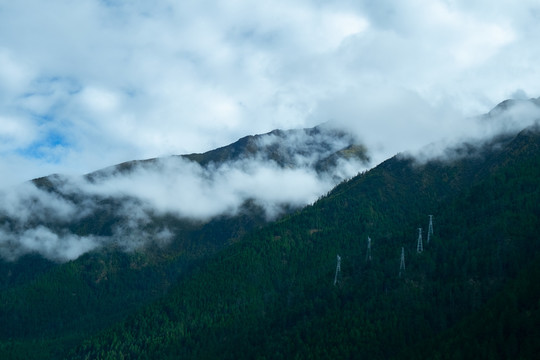 青藏高原云朵高山