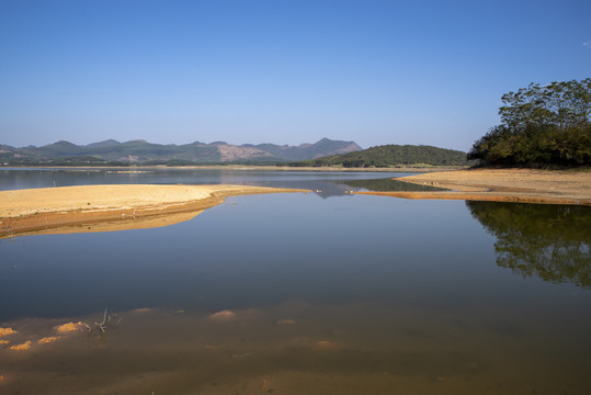 碧水蓝天