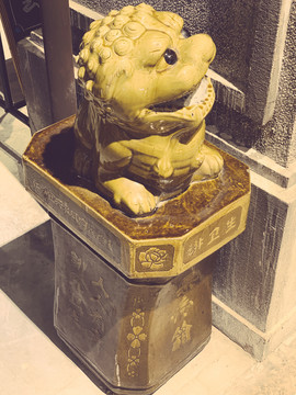 老上海垃圾桶