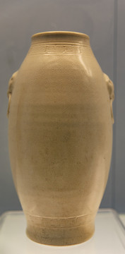 十七世纪漳州窑黄釉橄榄瓶