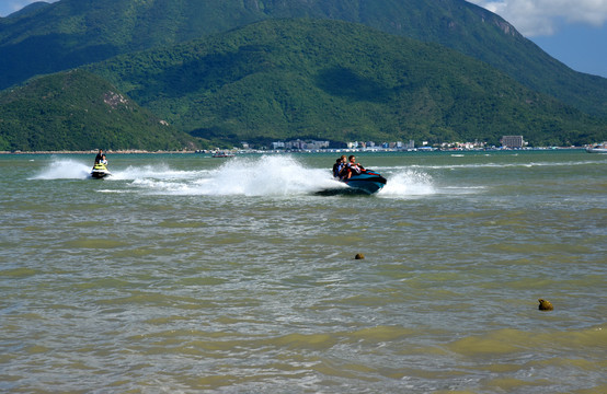 海上冲浪度假