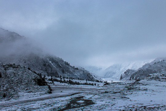 祁连山雪景