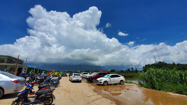 雨后晴空