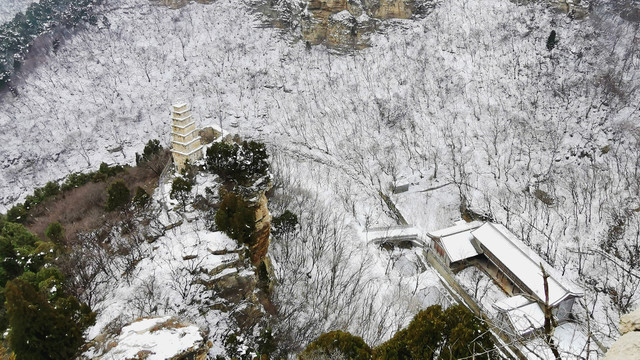 济南龙洞寺佛塔报恩塔