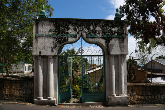 伊斯兰清真寺及坟场