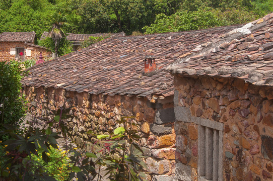 石头老房子屋顶