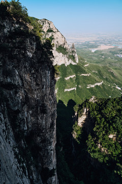 云台山茱萸峰玻璃栈道