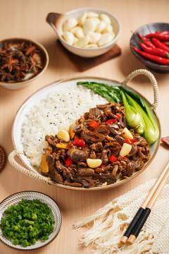 香辣鸡杂饭