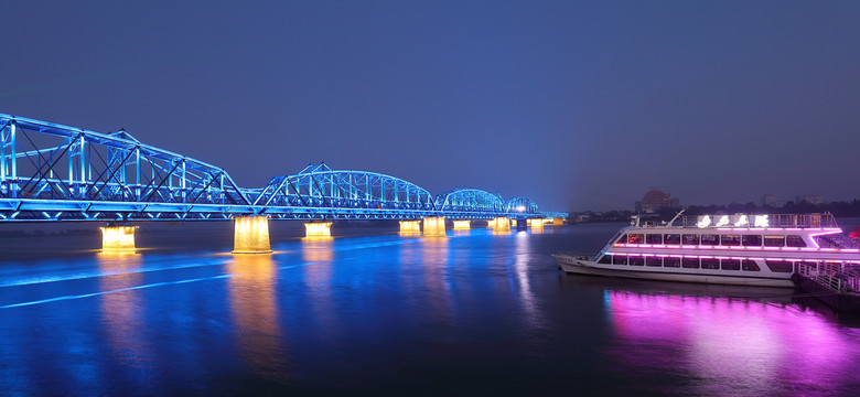 丹东鸭绿江断桥夜景