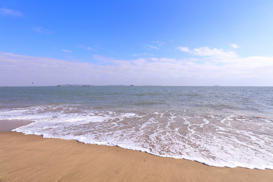 大海沙滩浪花