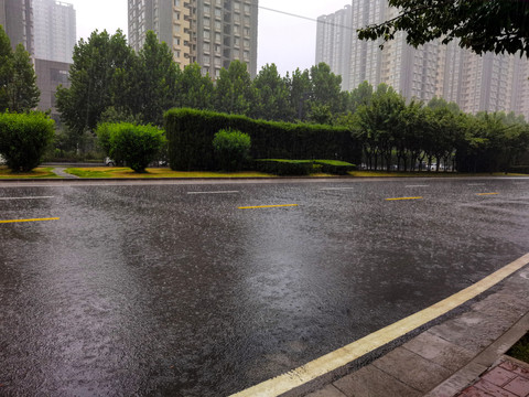 大雨滂沱