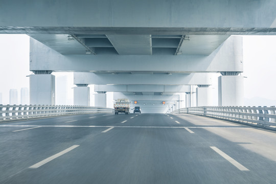 大连星海湾大桥道路