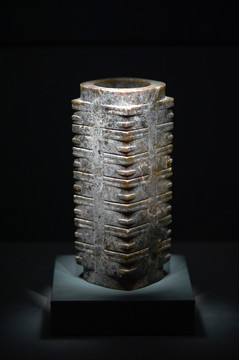 新石器时代晚期良渚文化七节琮