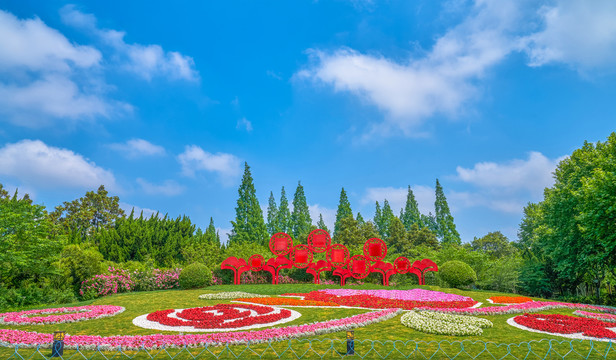 大型花坛和户外立牌造型