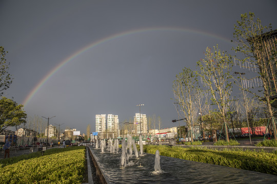 雨后彩虹