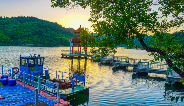 龙湖公园渡口