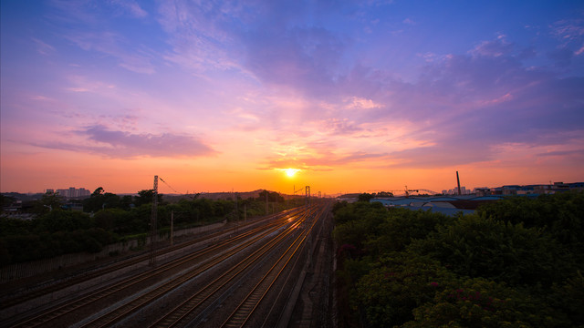 夕阳铁轨