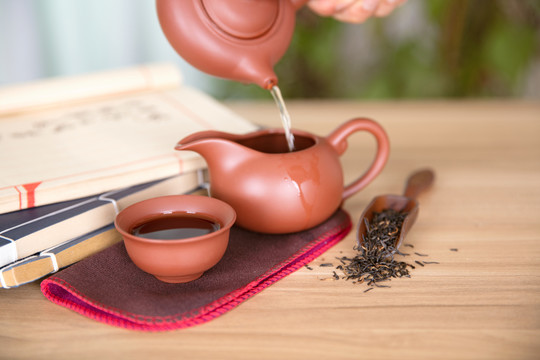 中国式饮茶倒茶