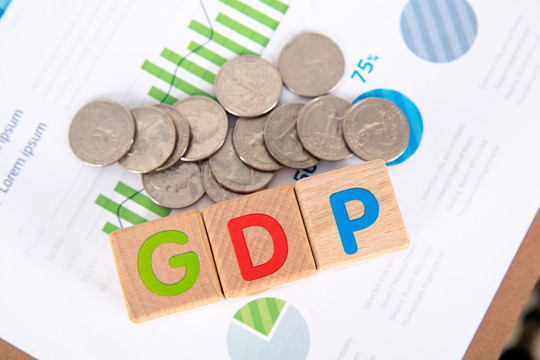 英文单词GDP和美元硬币