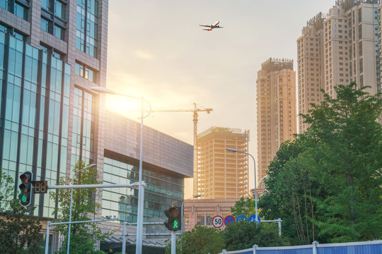 武汉城市建筑天际线和航空交通