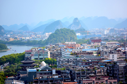 桂林象鼻山远眺