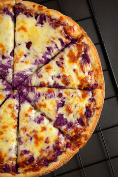 紫薯现烤披萨高清大图