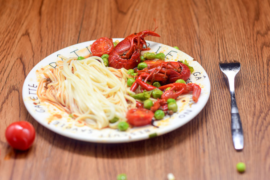 葱香五香龙虾面条面食