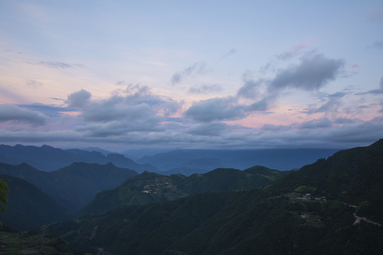 航拍高山云海丽水南尖岩