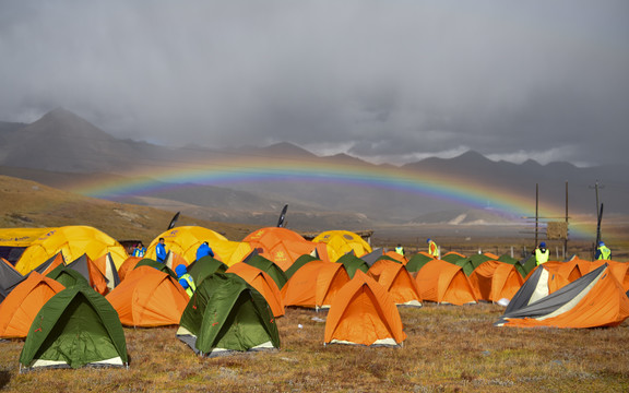 彩虹帐篷
