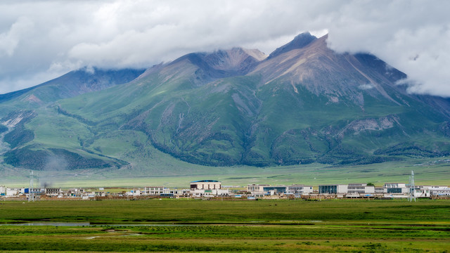 青藏高原夏季自然风光