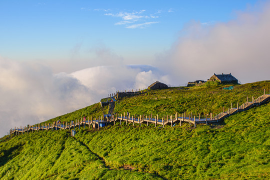 武功山金顶草地栈道风光