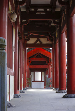 寺庙的走廊