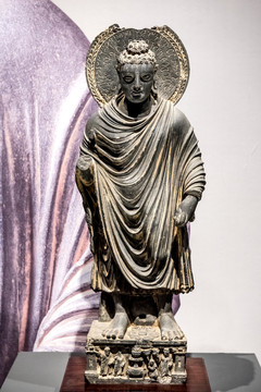 佛陀立像