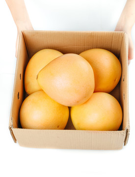 箱子里装着柚子