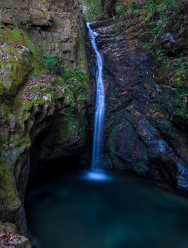 山涧清泉