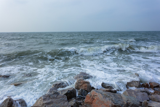 礁石海浪