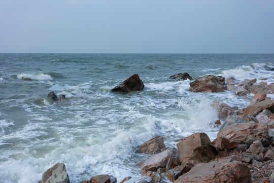 礁石海浪