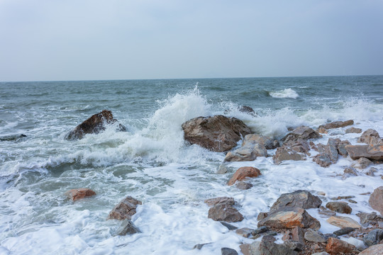 礁石海浪