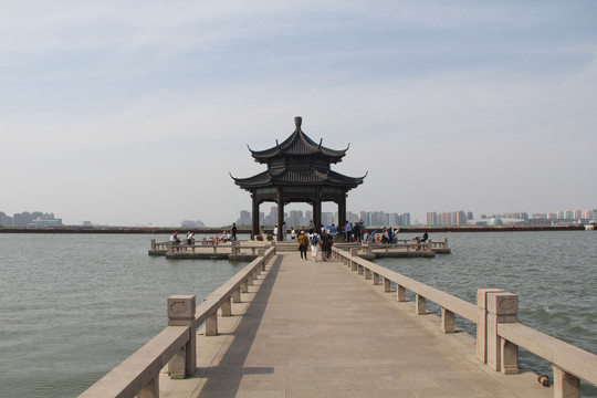 苏州金鸡湖湖心亭