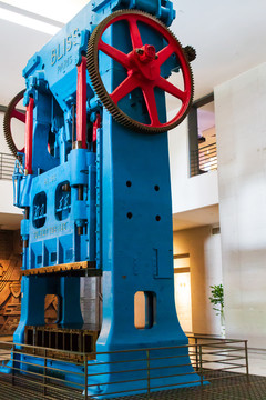 柳州工业博物馆双动压力机