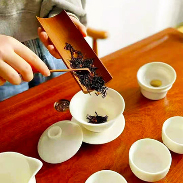 丹桂茶红茶泡茶