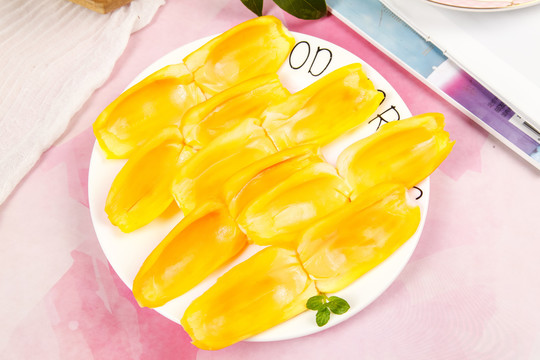 盘子里的泰国黄心菠萝蜜