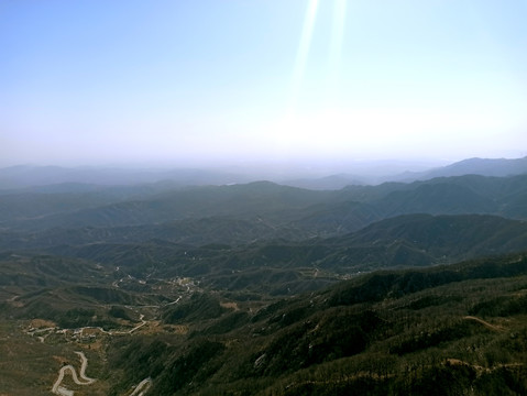 青山连绵