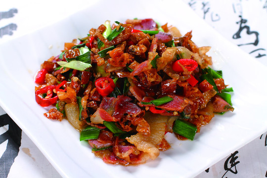 白辣椒炒腊肉