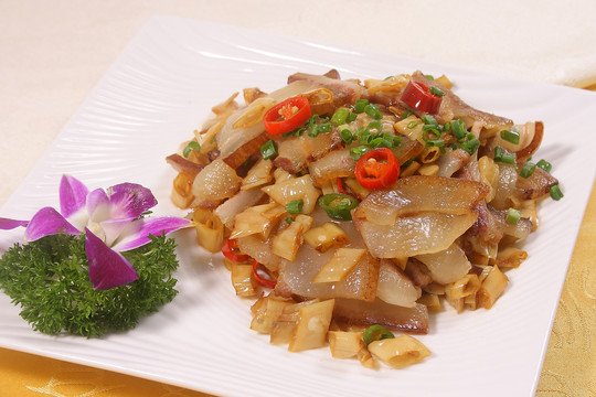 白辣椒炒腊肉2