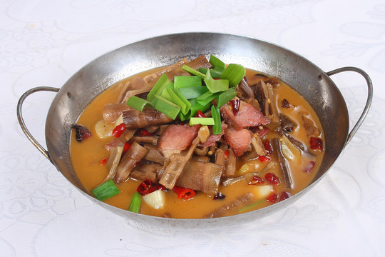 干锅烟笋腊肉