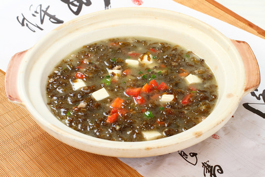 野生地皮菜炖豆腐