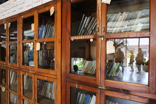 六七十年代工厂书柜