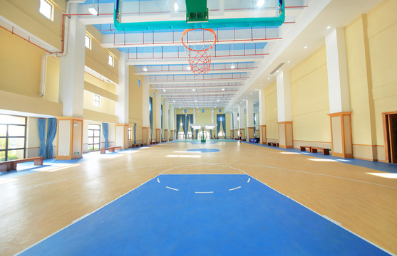 室内篮球场