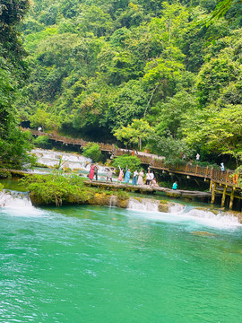 潭水栈桥旅客